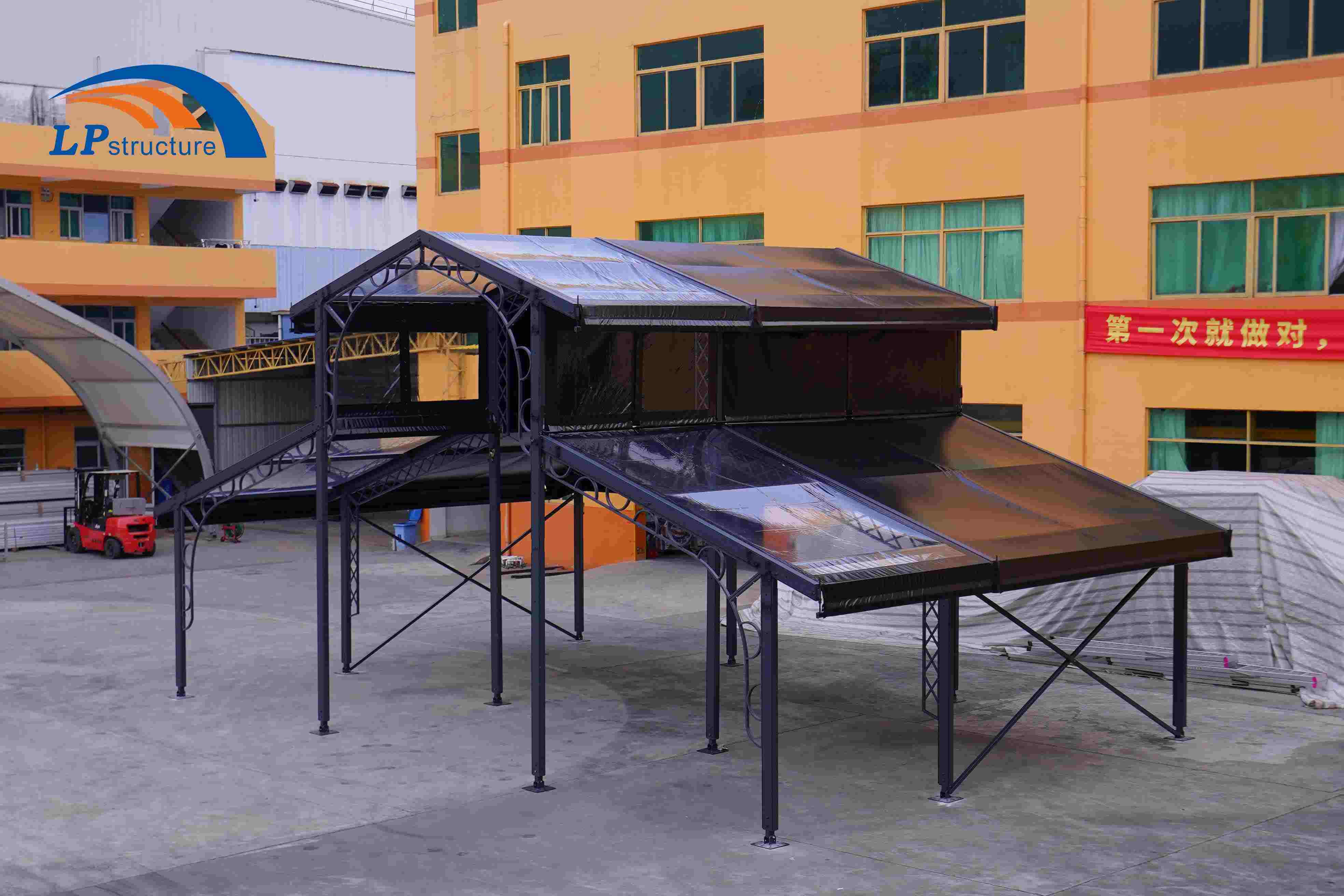 usine de tentes.jpg