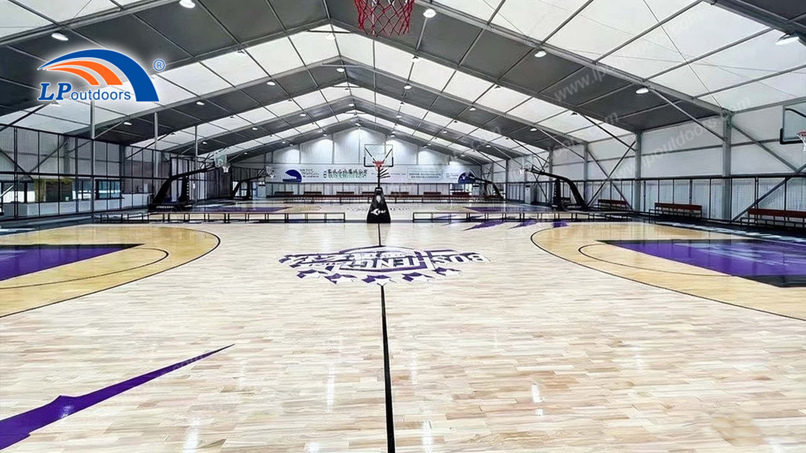 Structure de terrain de basket-ball intérieur préfabriquée sur le toit