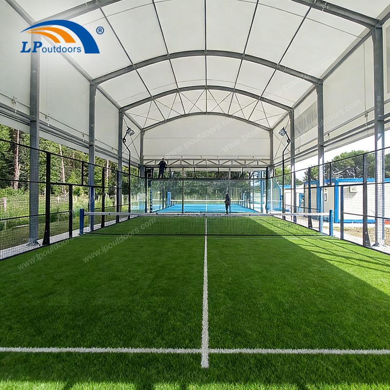 Tente de terrain de padel toutes saisons | Enceintes sportives modulaires et durables