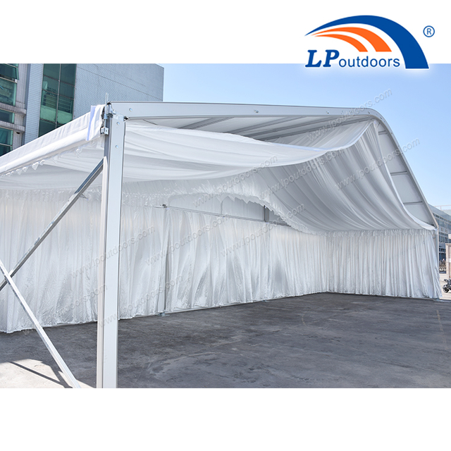 Tente de toit en arc à portée claire de 15 m avec doublure Keder pour les événements de mariage en plein air