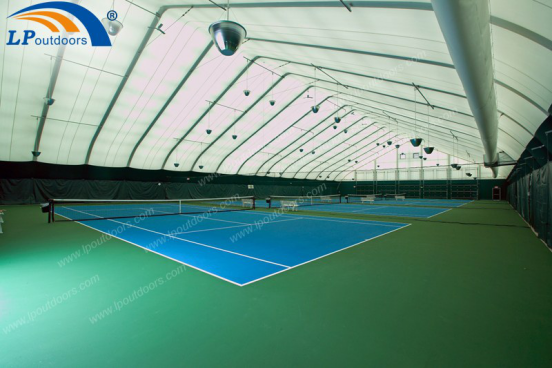 Grand b&acirc;timent sportif