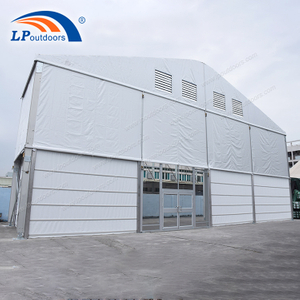 Tente de hauteur latérale de 21m Clean Span Double Couche pour stockage pour entrepôt et événements à grande échelle avec ventilateur d'échappement