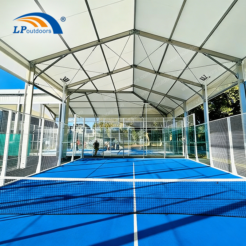 Tente de terrain de padel toutes saisons | Enceintes sportives modulaires et durables