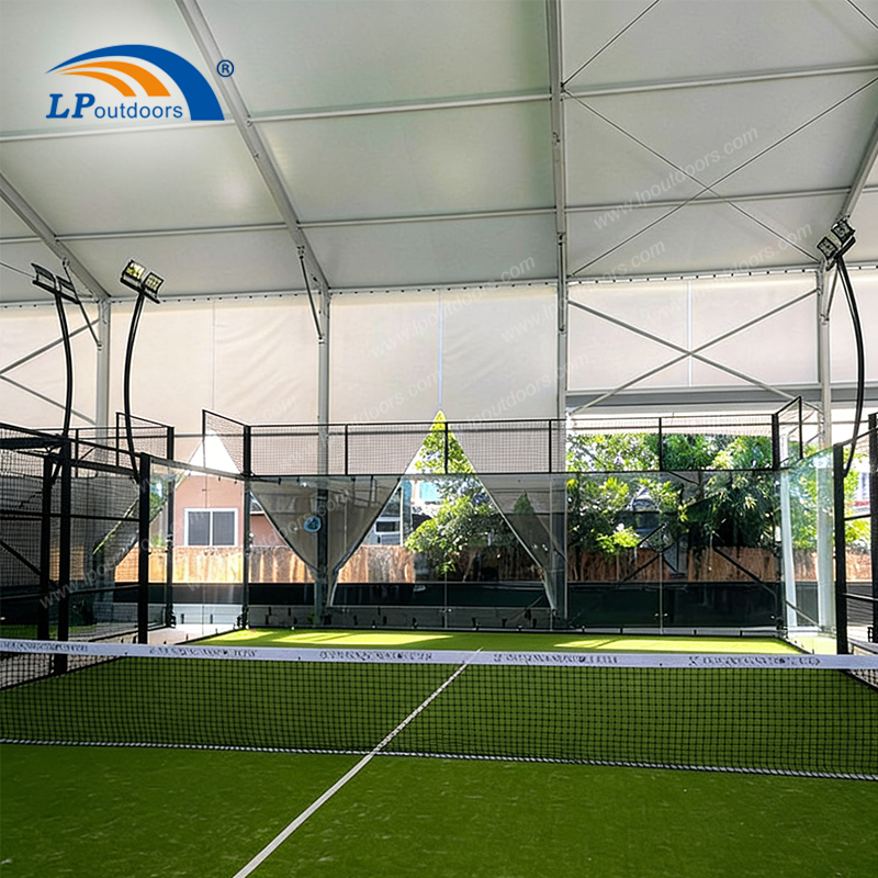 Tente de terrain de padel toutes saisons | Enceintes sportives modulaires et durables