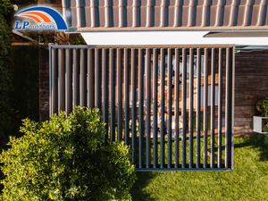 Pergola en métal en aluminium avec toit à persiennes comme abri à vendre en Nouvelle-Zélande, Australie