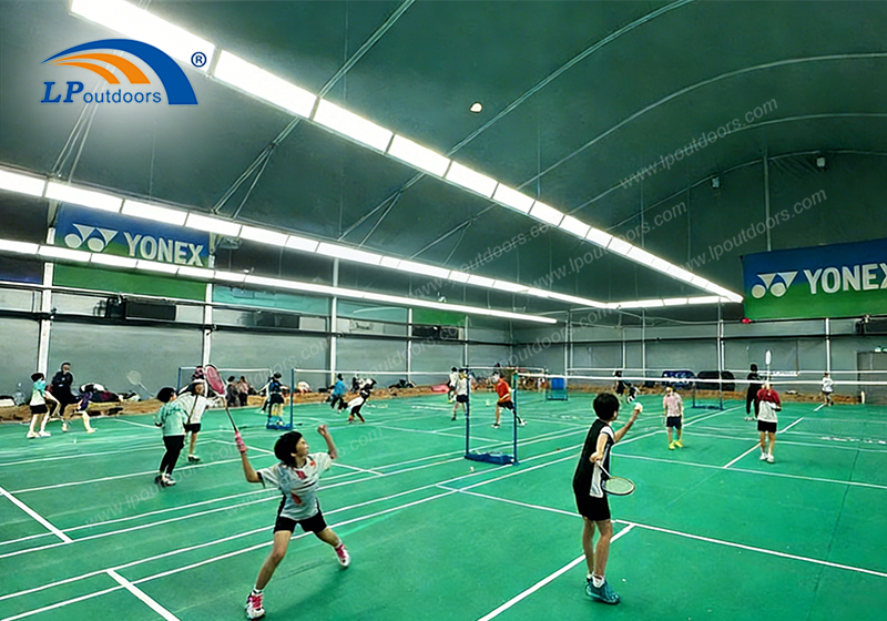structure de tente de terrain de badminton