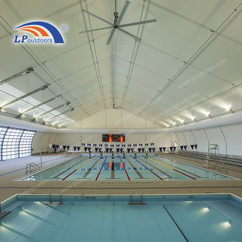 Abri de piscine incurvé en aluminium toute l'année