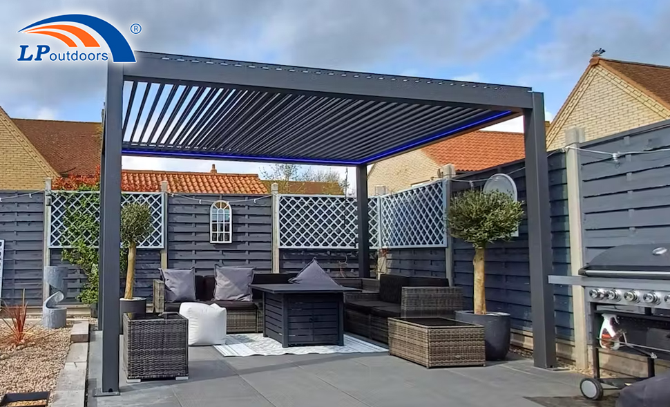 Pergola en aluminium à volet électrique toutes saisons, auvent de pavillon de jardin, belvédère en aluminium, persiennes motorisées d'extérieur 