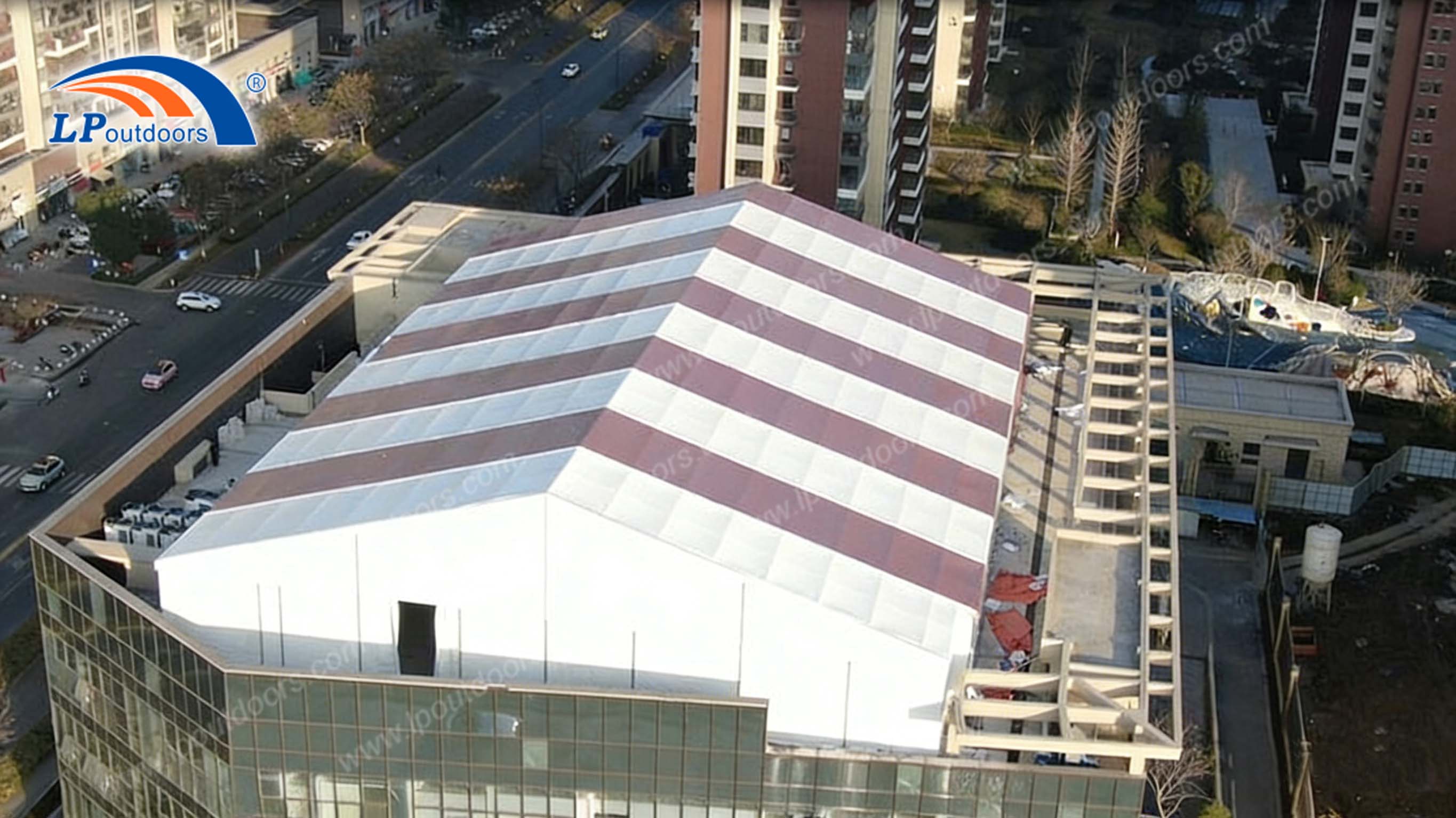 Structure de terrain de basket-ball intérieur préfabriquée sur le toit