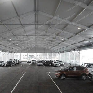 Un bâtiment de garage temporaire à structure à ossature pour un parking de stockage 