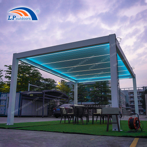 Pergola électrique extérieure personnalisée en aluminium Bioclimatica, nouvelle pergola de conception avec lumières RVB