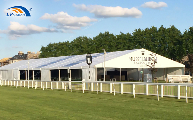 Structure Clearspan pour événements équestres pour les compétitions d'équitation